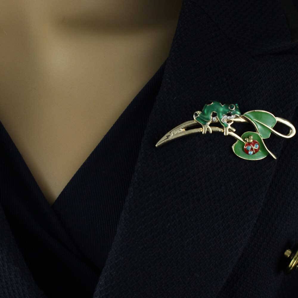Green Enamel Frog with Ladybug on Leaf Brooch Pin – PRA822D