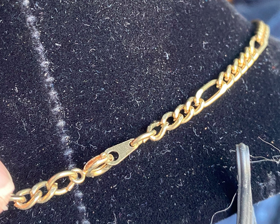 Vintage Gold Tone Flat Figaro Link Chain Necklace Lobster Clasp