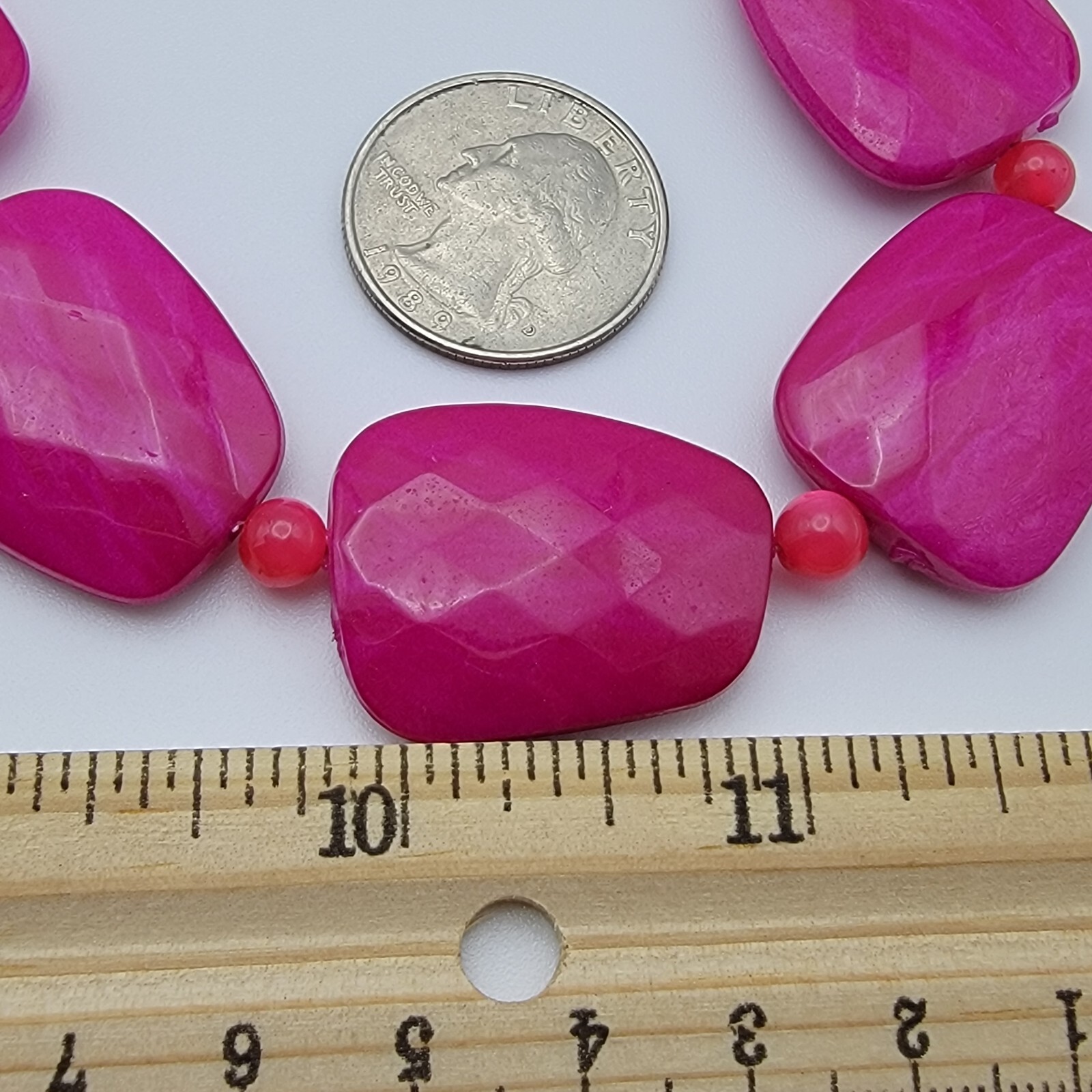 Pink Asymmetrical Flat Acrylic Bead Link Necklace 20.5 In Silver Tone Statement