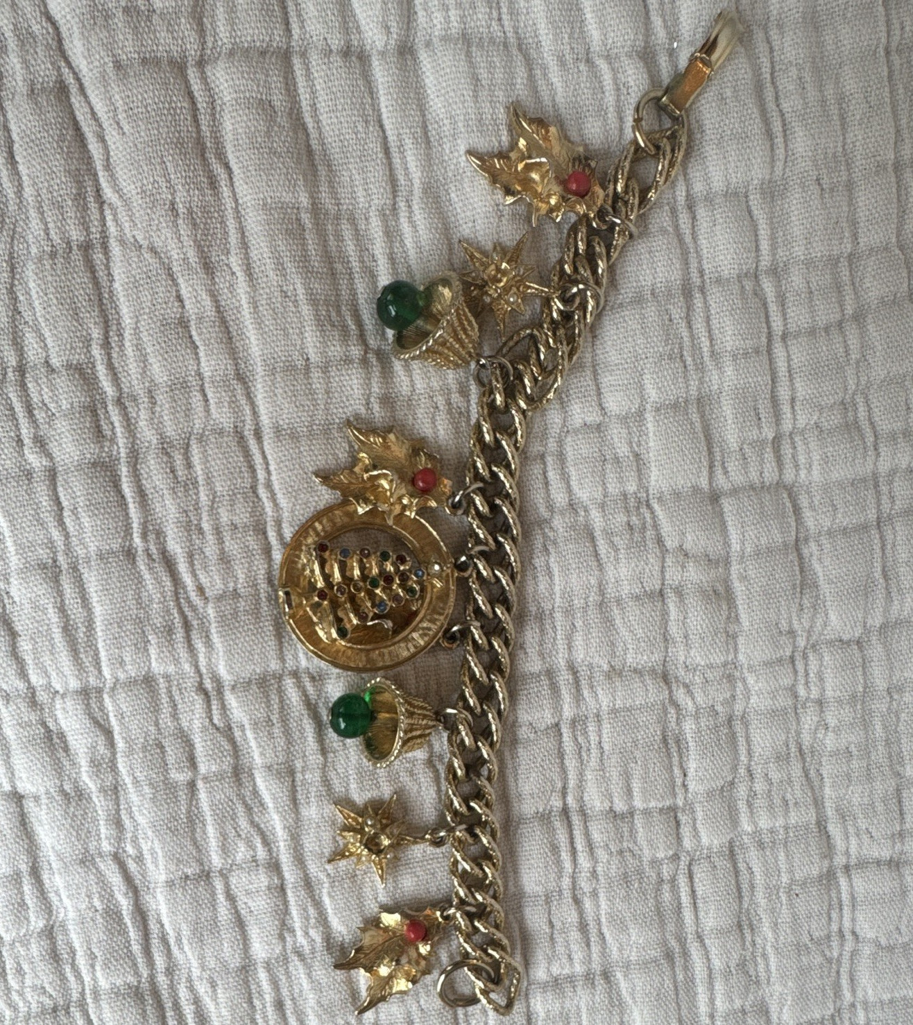 Gold Tone Curb Link Christmas Charm Bracelet Lobster Closure Tree Bell Holly
