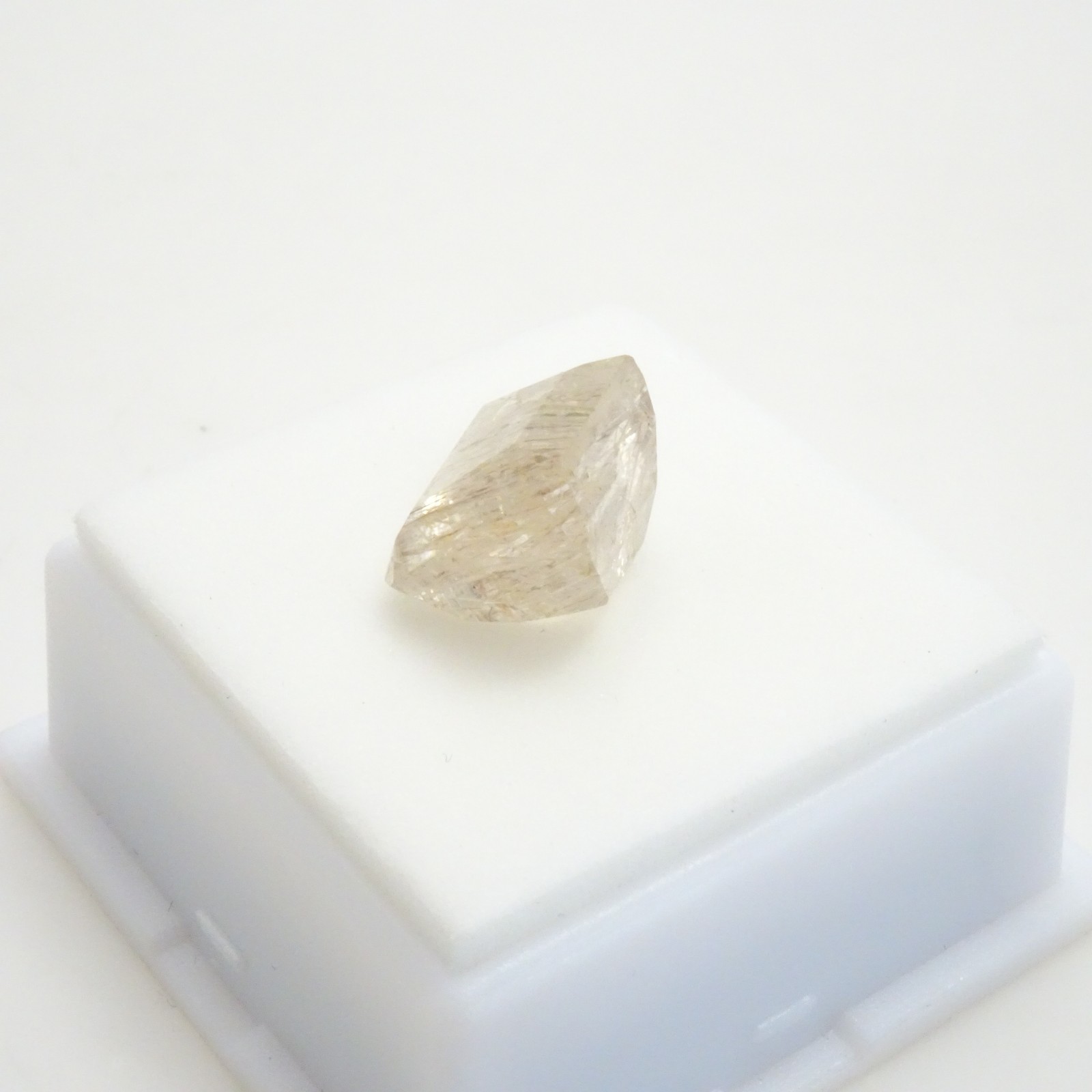 Gold Rutilated Quartz Specialty Zig Zag Cut – 9.55ct – 12x15mm – Loose Gemstone