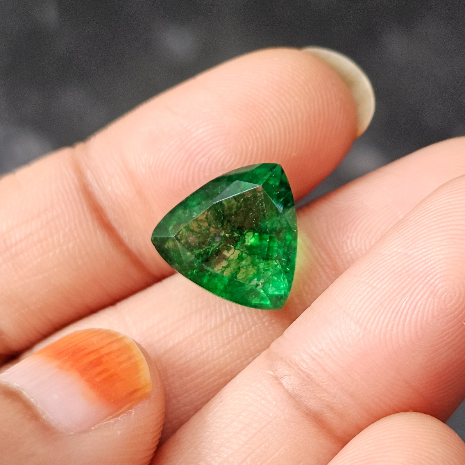 2 pcs AAA Lab Grown Emerald Trillion Cut Gemstone for Jewelry Making