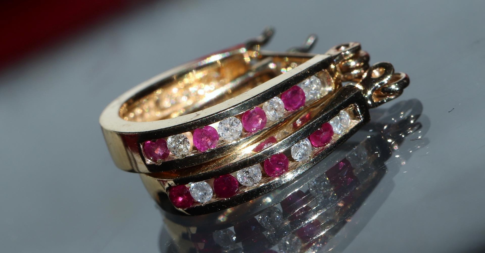 10k yellow gold earrings 0.27ct natural, treated ruby diamond hoop 2.20gr N3634