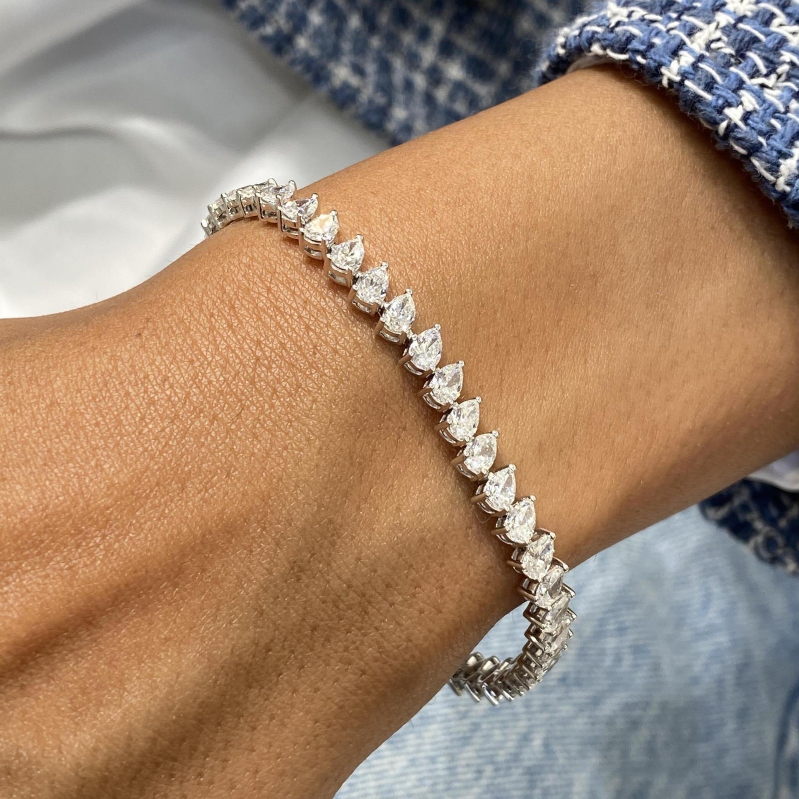 Unique Style 18K White Gold Women’s Tennis Bracelet Pear Lab Grown/CVD Diamond