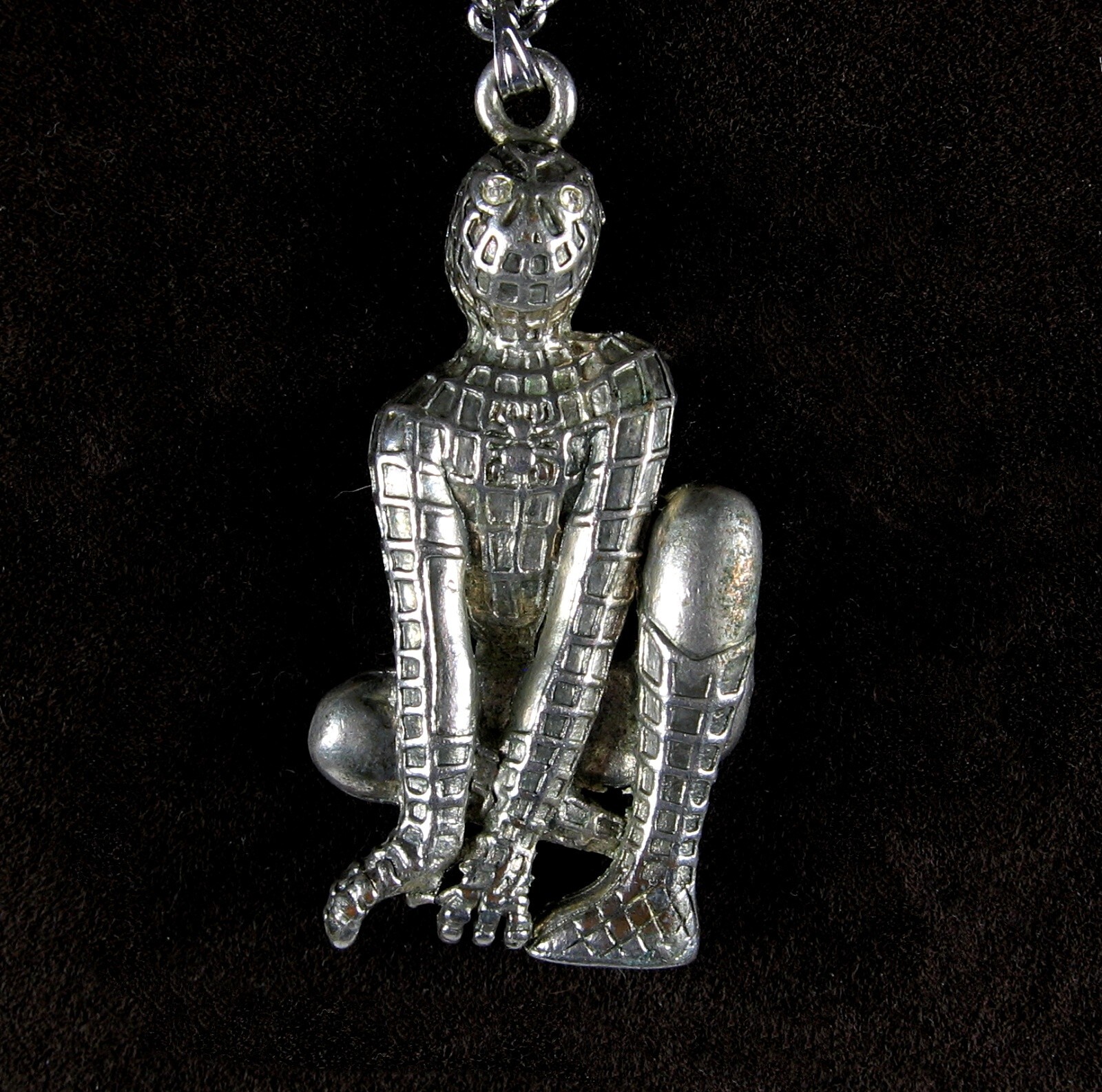 BIG SPIDERMAN Pendant 2 1/8″ Vintage Men NECKLACE Silvertone Metal Superhero 24″