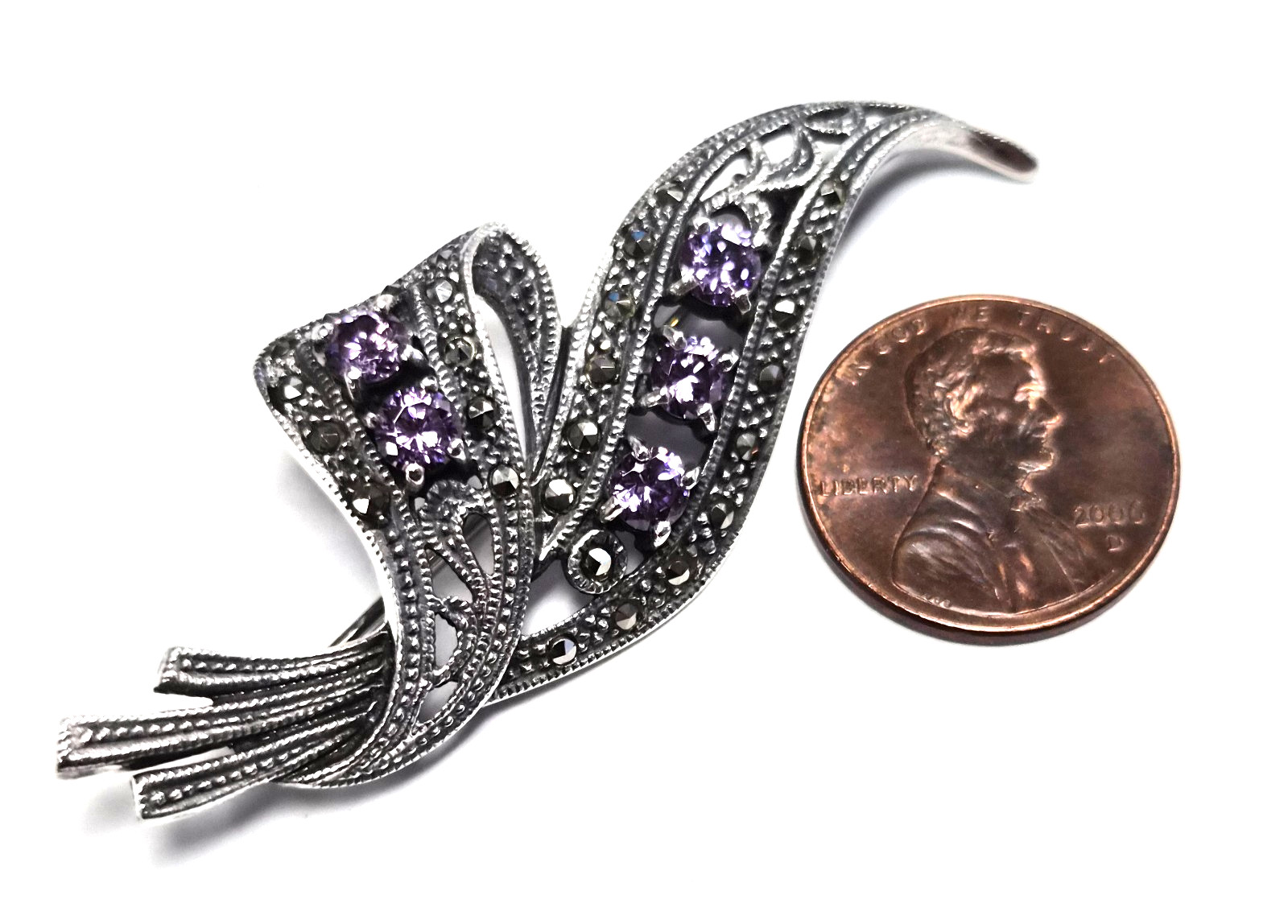 Vintage 925 Sterling Silver Amethyst & Marcasite Art Deco Style Leaf Brooch Pin