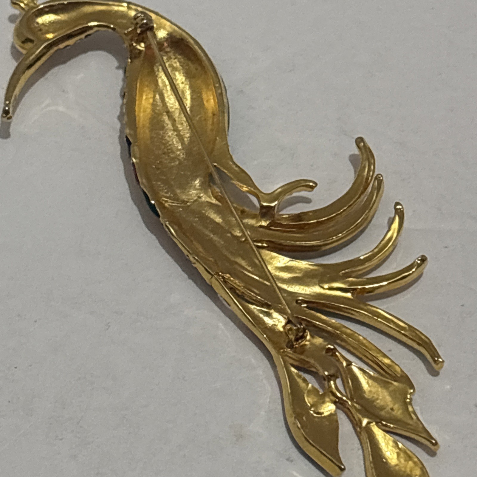 Vtg 1980s rhinestone enamel peacock paradise bird brooch