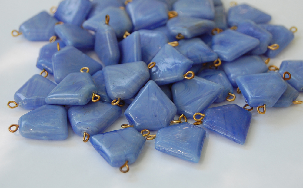 VINTAGE 4 OPAQUE BLUE GLASS PENTAGON BEAD CONNECTOR OLD ANTIQUE POINTED SHIELD
