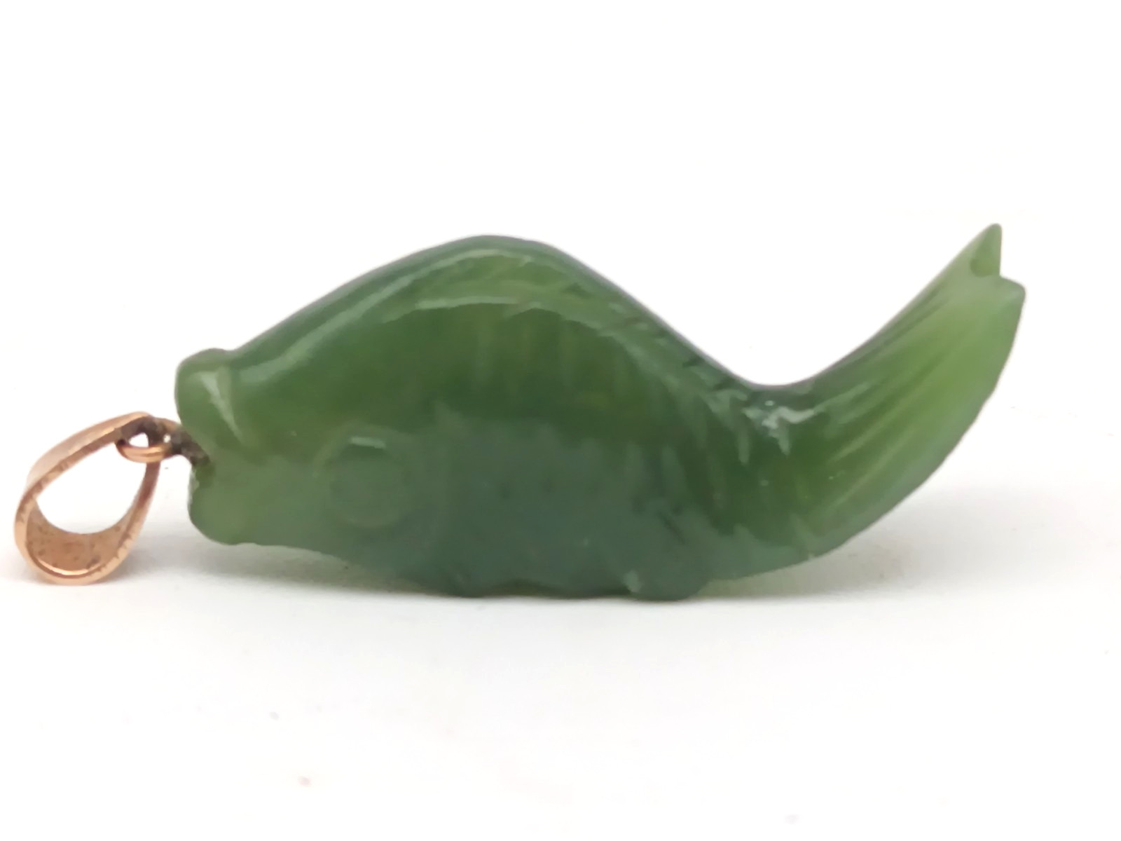 Vintage 18k Yellow Gold Pendant – Green Jadeite Hand Carved Koi Fish Hong Kong