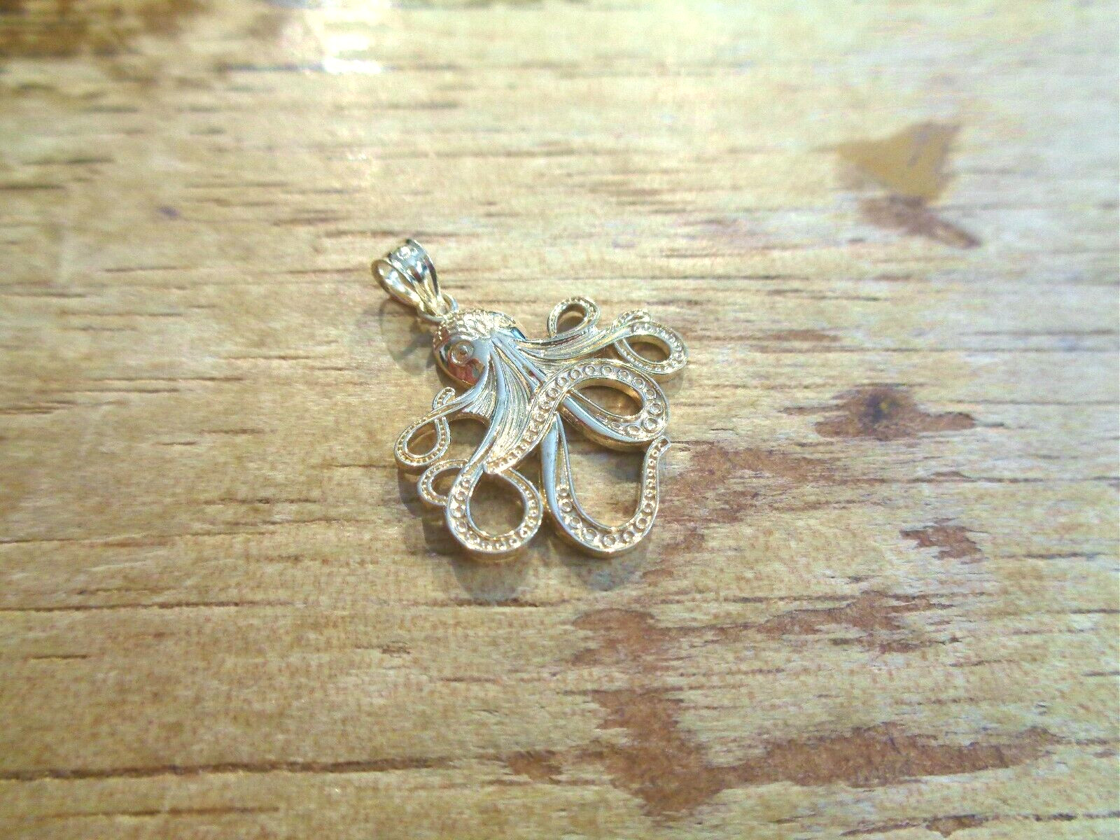 21.5MM SOLID 14K YELLOW GOLD SHINY TEXTURED HAWAIIAN HE’E TAKO OCTOPUS PENDANT