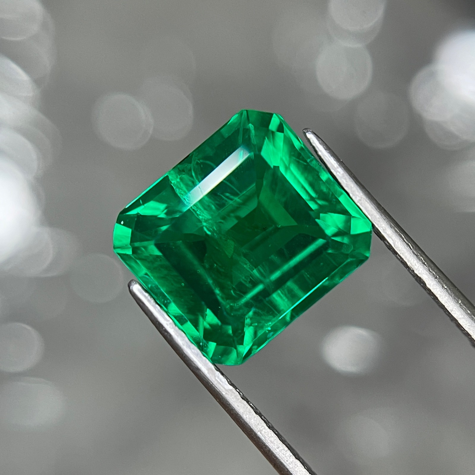 5.43 Ctw Lab Grown Colombian Emerald (Hydro) Octagon w/inclusions, 11 x 10 (mm)