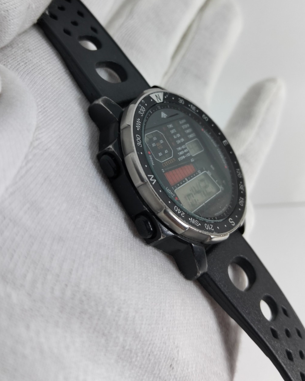 Citizen Mens Watch Windsurfer D060 Digital Compass Alarm Chronograph 100m 1980s