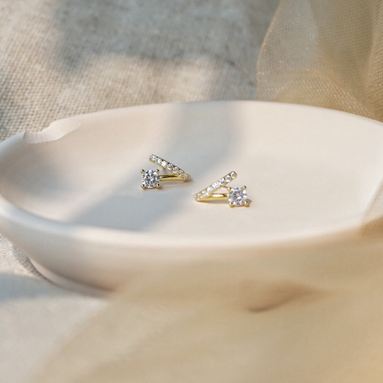 Small Diamonique CZ V shape Stud Earrings 18K Gold Plated Sterling Silver D20