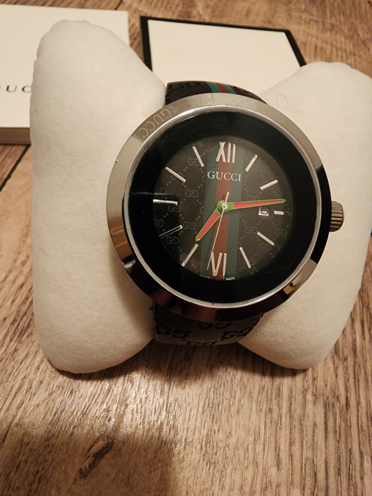 Gucci Pantcaon 1142 Men’s Quartz Watch – Black GG Monogram Dial – Rubber Strap