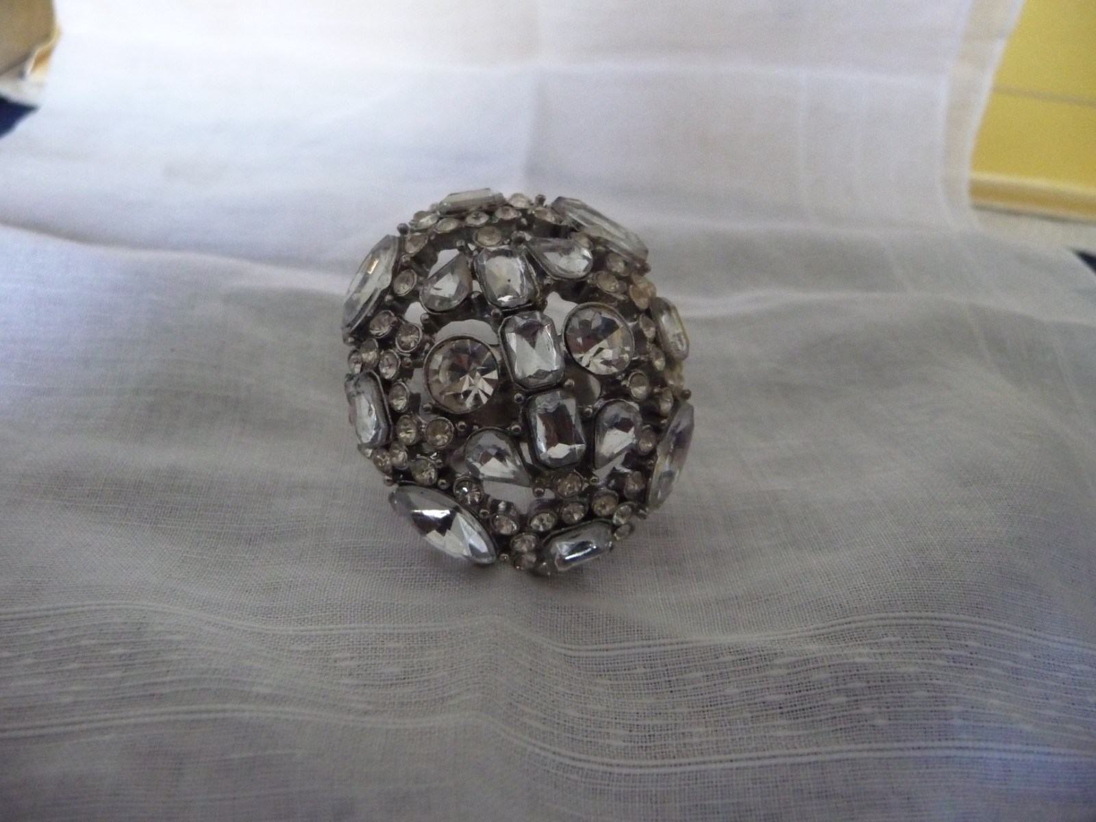 STATEMENT 1 1/2” R CLUSTER OF FAUX DIAMONDS RHINESTONES SZ 5 1/2 RING #2/6-B