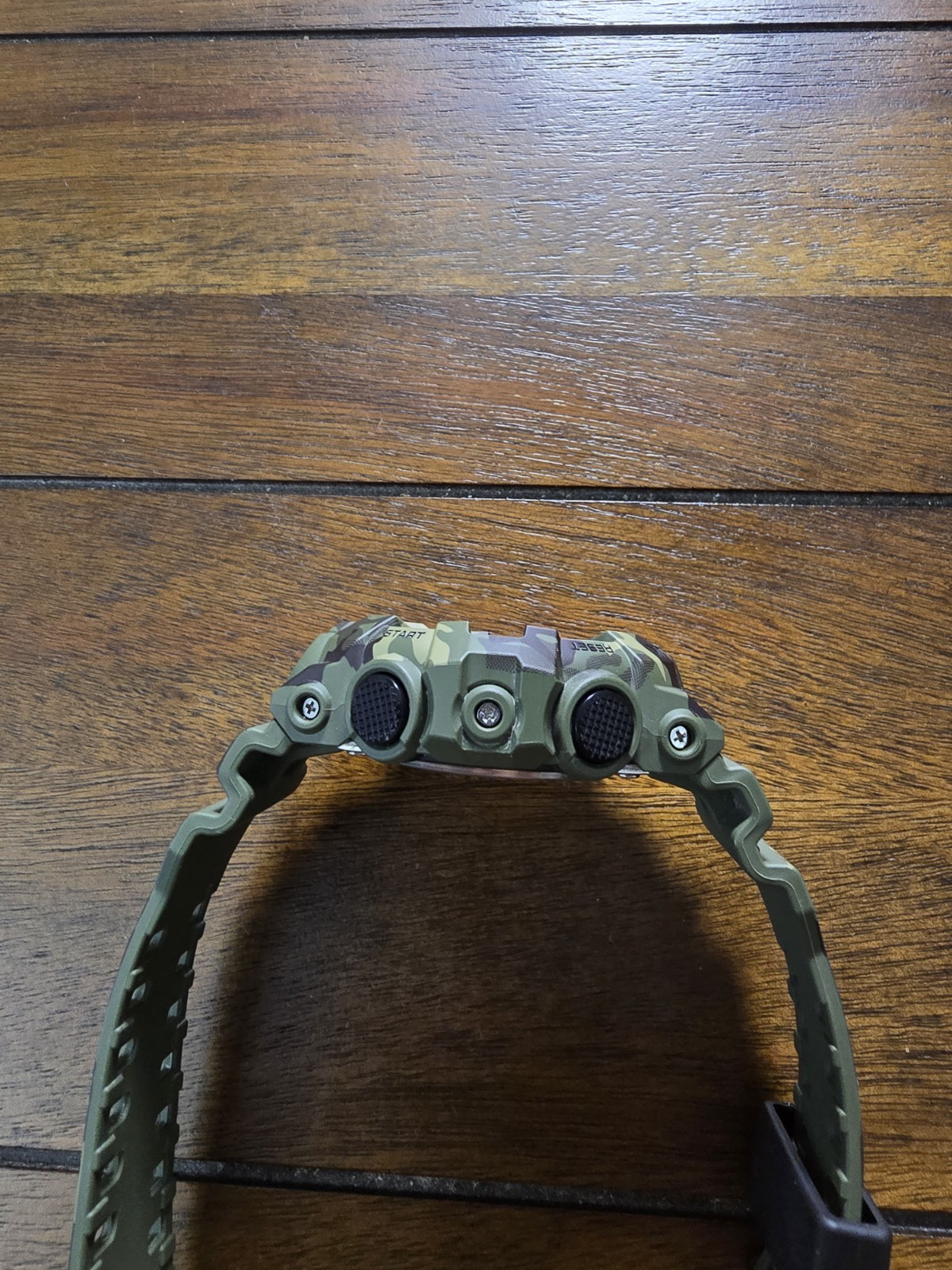 Casio G-Shock GA-700CM-3A Camo Green Ana-Digi 200M Men’s Watch Runs Great