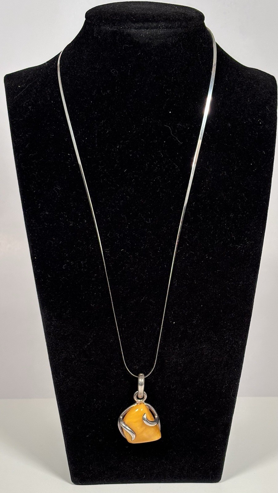 Vintage 925 Sterling Butterscotch Egg Yolk Amber Pendant 17” Silver Necklace 9g