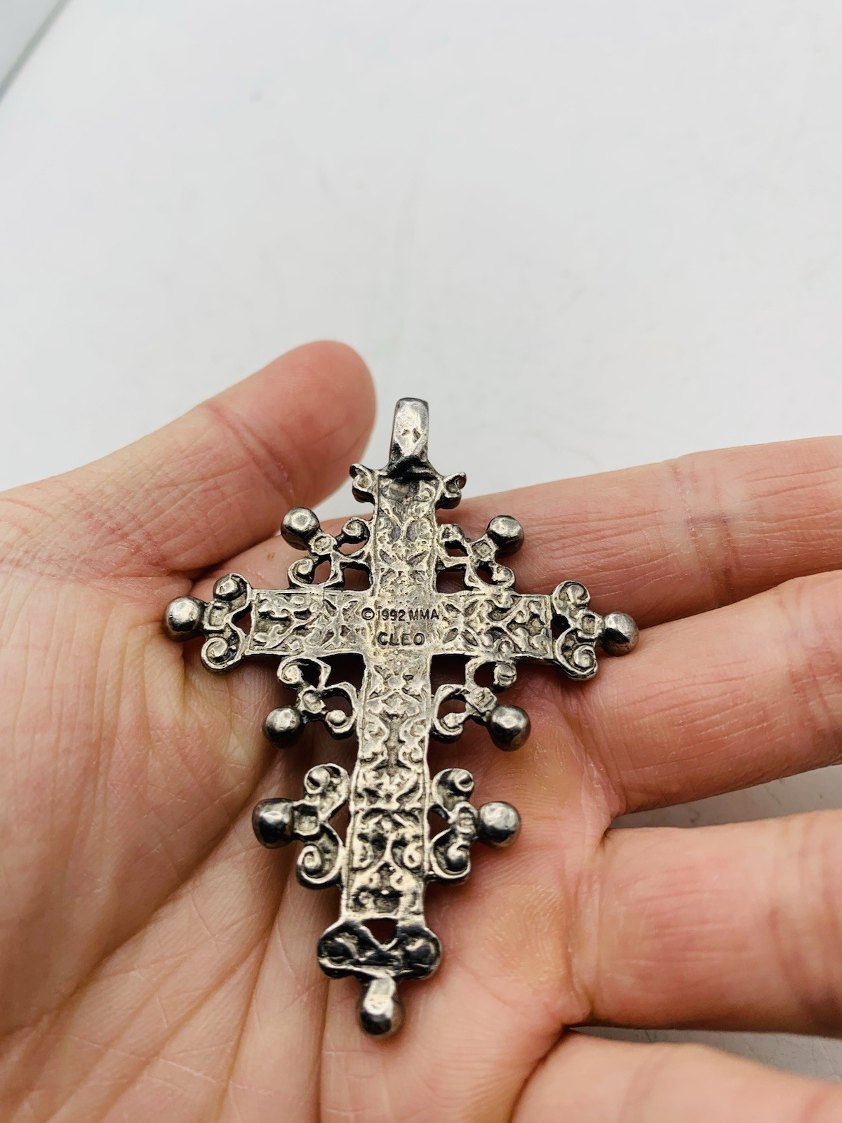 Vintage 1992 Metropolitan Museum of Art Silver Tone Byzantine Cross Cleo Pendant
