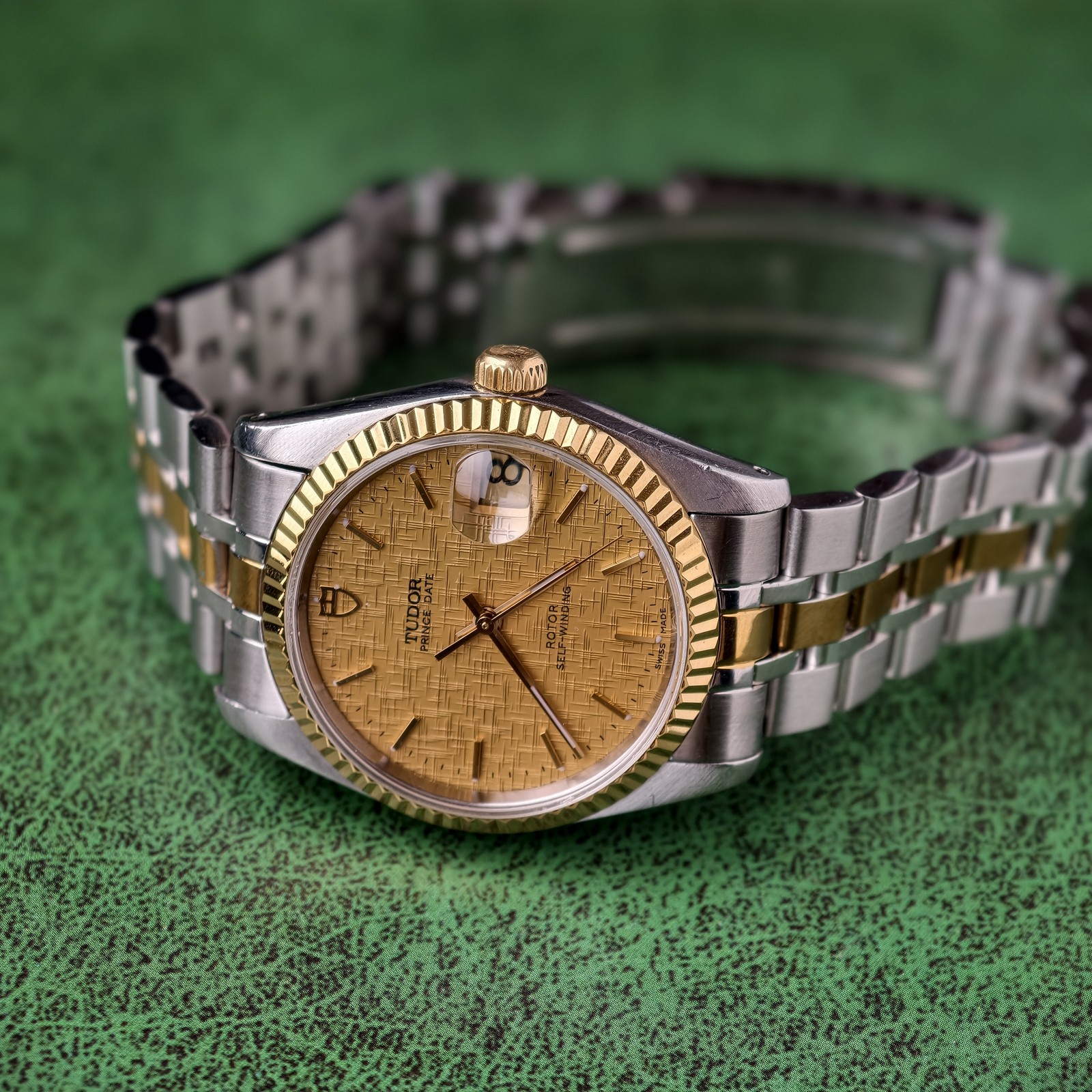 Tudor Linen Champagne Dial Prince Date 74033 Men’s Watch Automatic 34mm