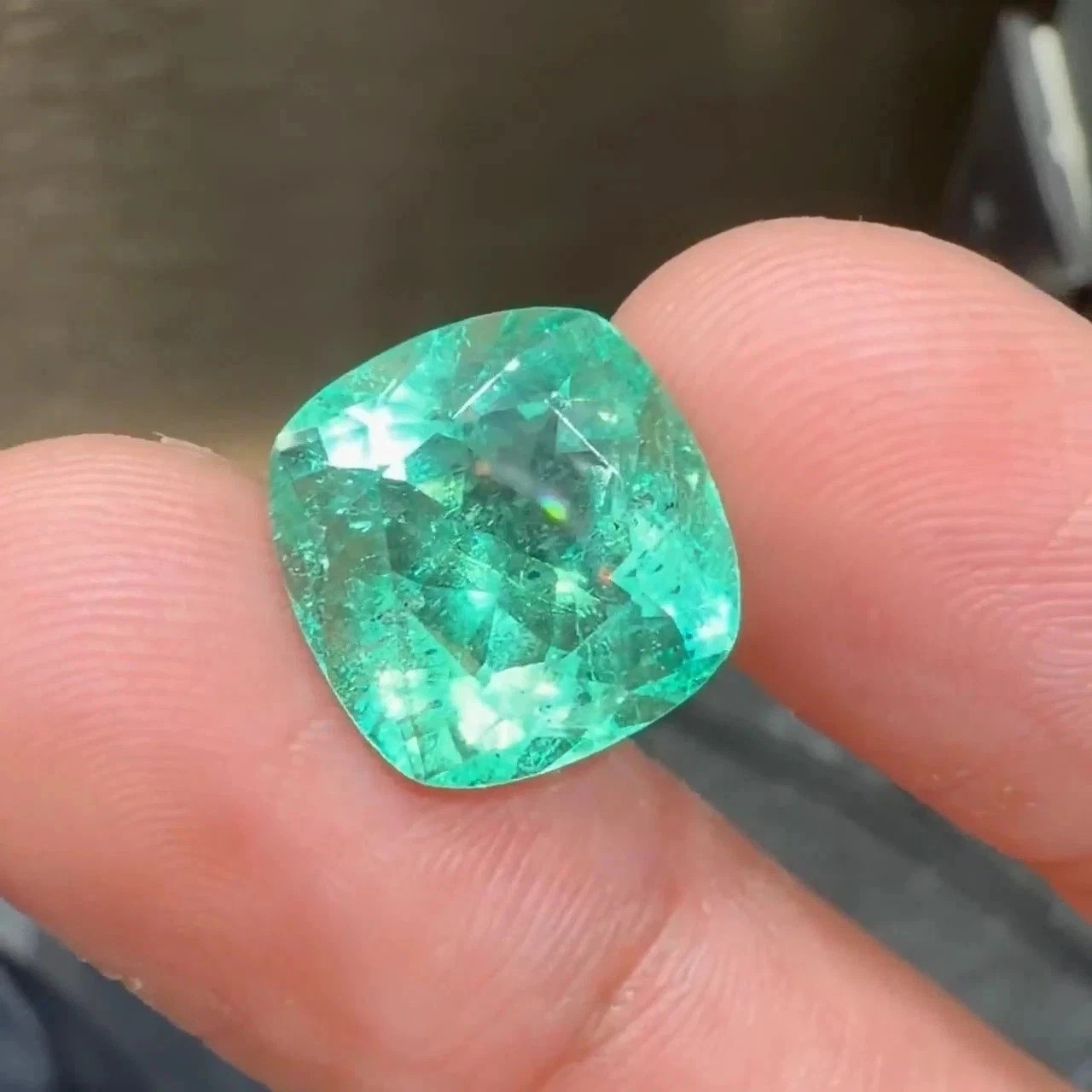 100% Natural 5 Ct Colombian Green Emerald Certified Cushion Cut Loose Gemstone