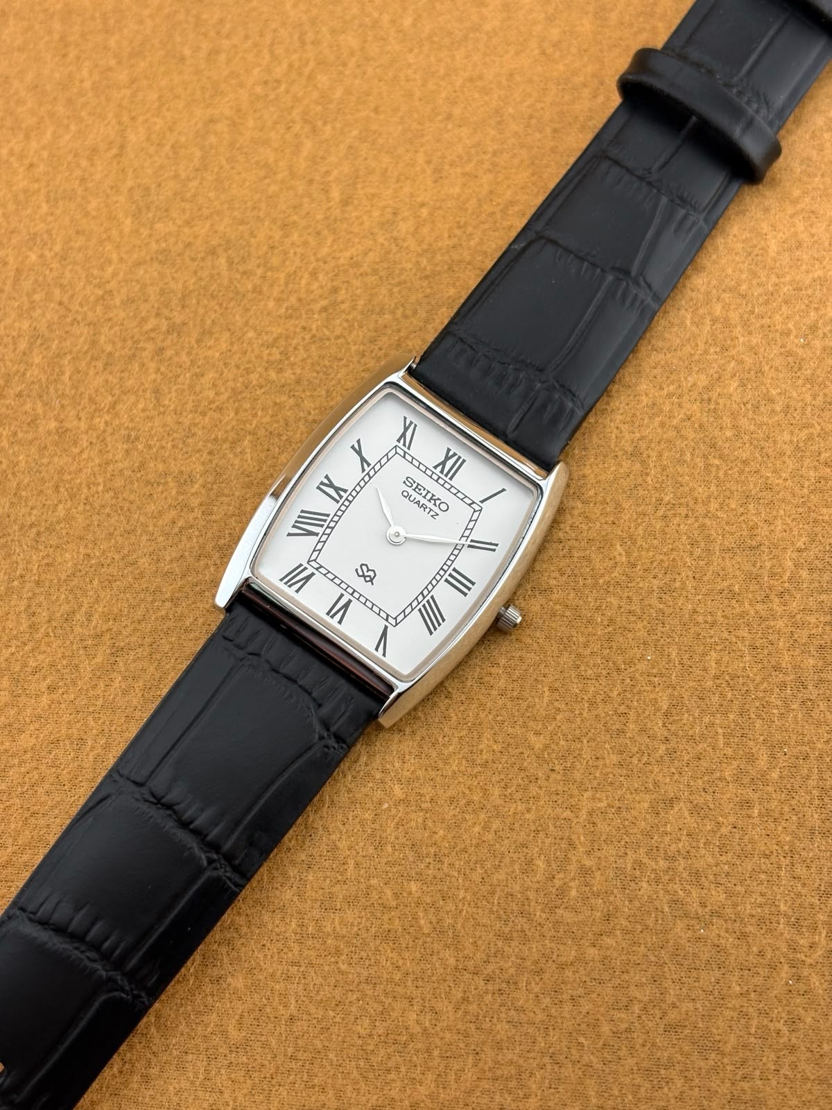 WHITE DIAL Vintage Seiko Slim Tonneau Tank Men’s Wrist Watch