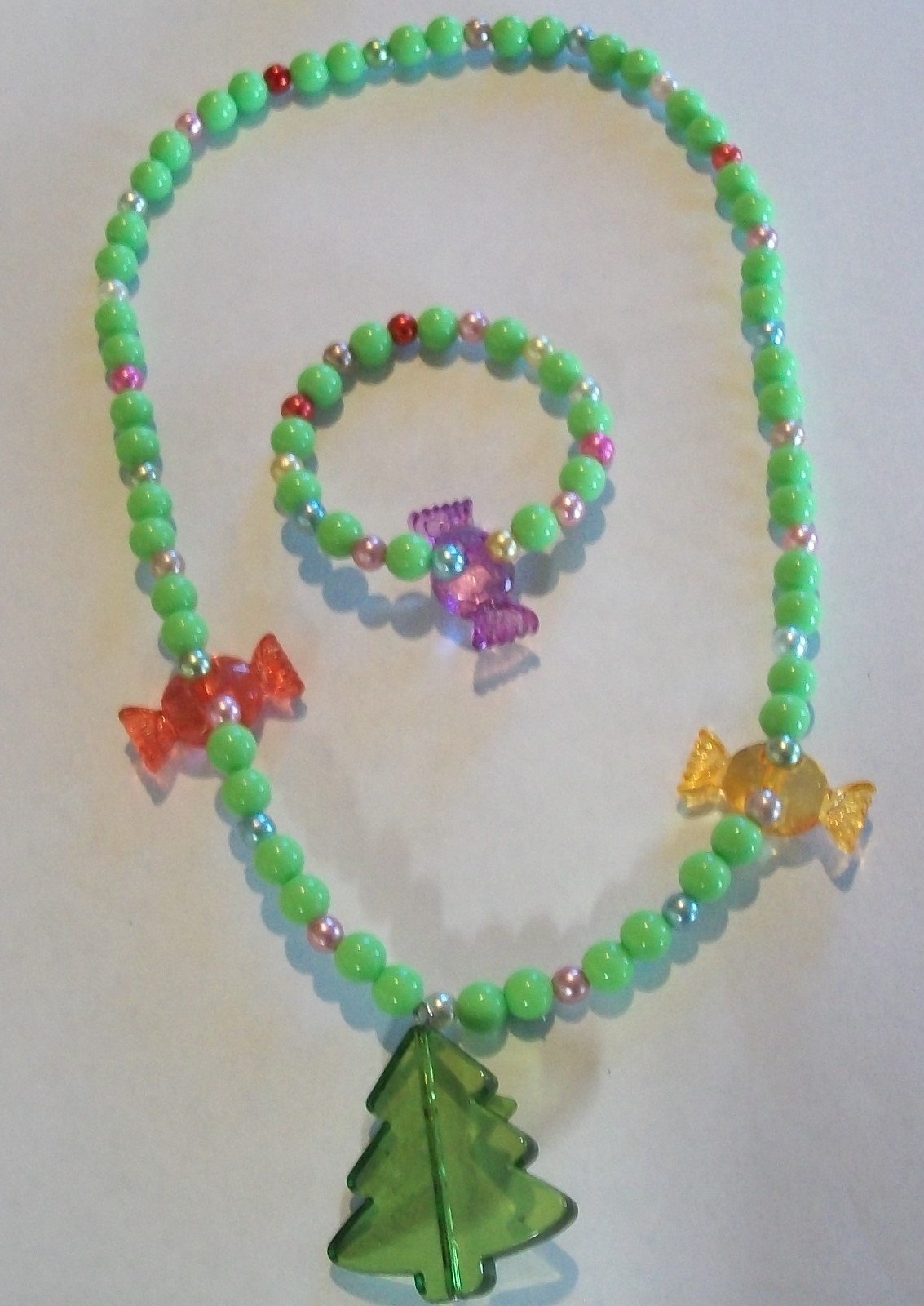 Girl’s Acrylic Stretchy Christmas Necklace & Bracelet Set, choice of 5 colors