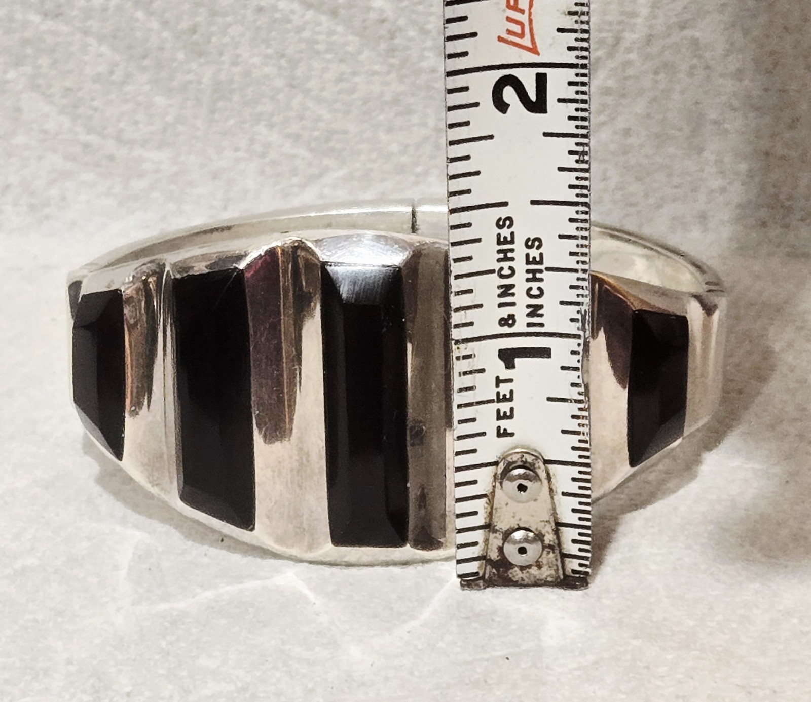 1980s TN-177 MEXICAN MODERNIST Sterling Silver Black Onyx Hinged Clamp Bracelet