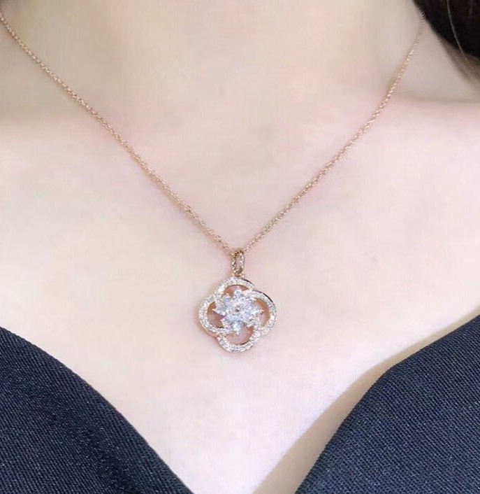 1.6 CT Simulated Diamond Pendant 925 Silver Plated Necklace for Valentine Gifts