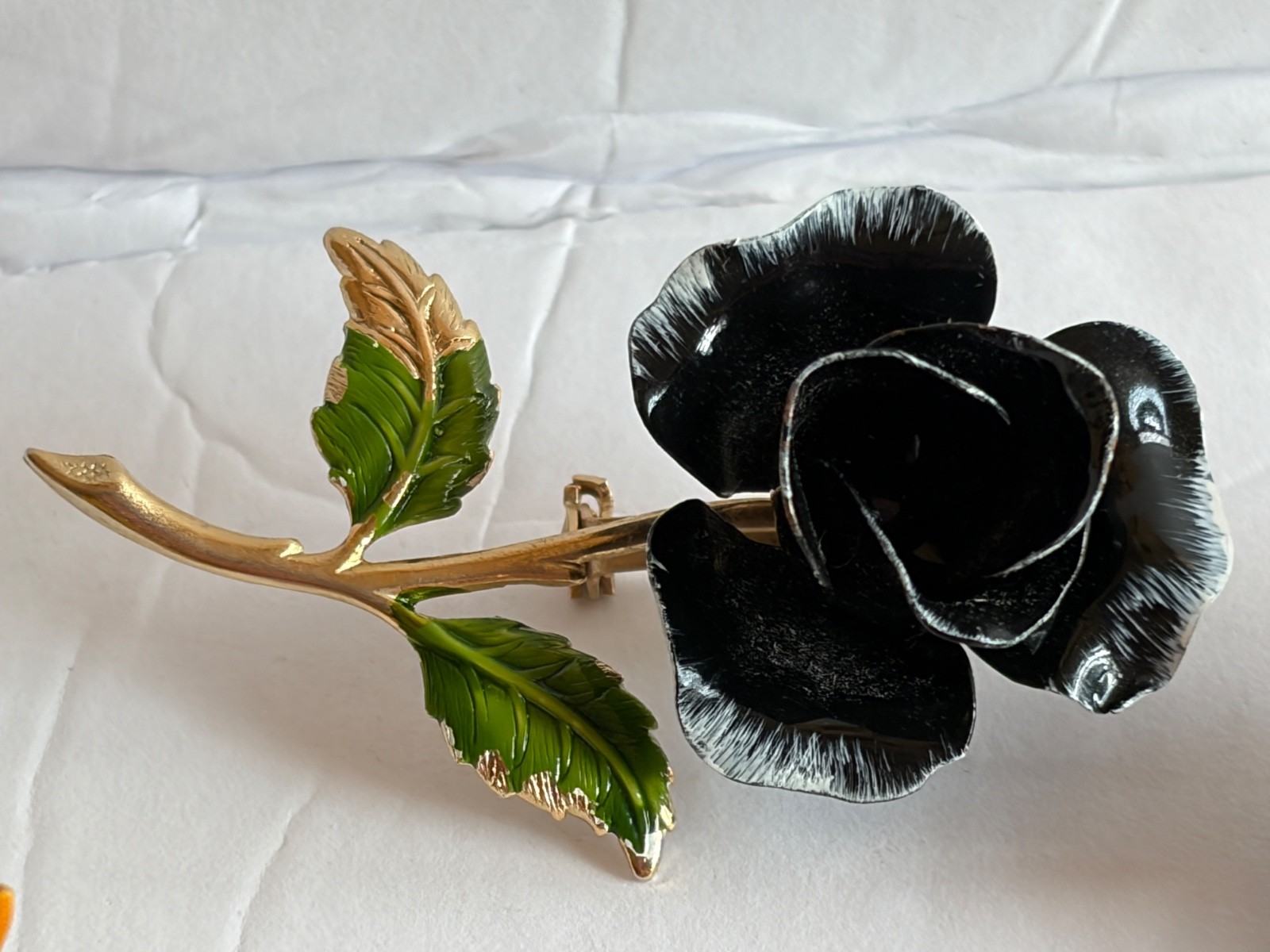 Floral Brooch Lot Of 26 Pins Metal Leather Enamel Porcelain Gold Tone