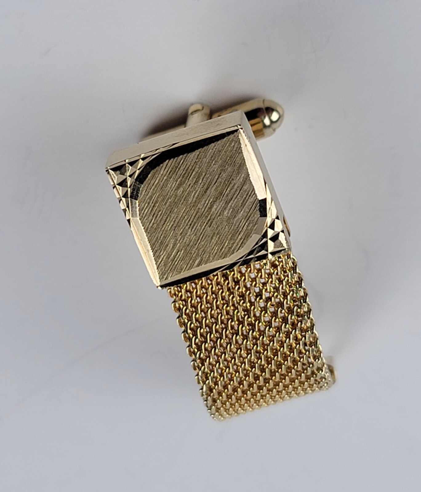 Vintage Anson Gold Tone Mesh Wrap Cuff Links Beveled Diamond Shape pattern
