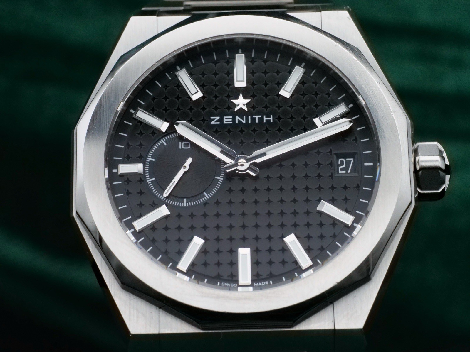 Zenith Defy Black Dial 41mm Stainless 03.9300.3620/21.I001 Complete Full Set