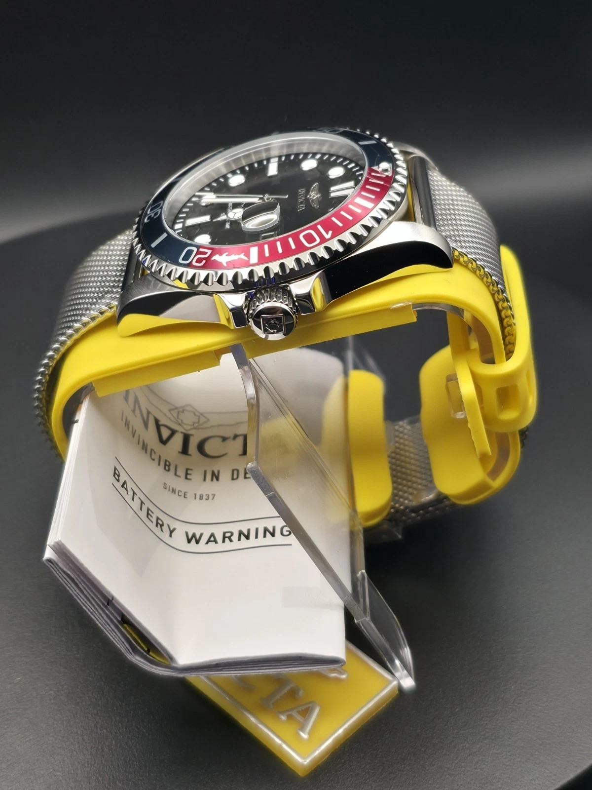Invicta Pro Diver Curve Men’s Watch – 43mm, Steel, “Pepsi” (47176)