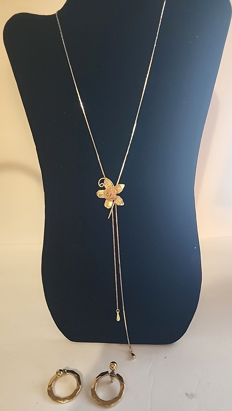 Gold Tone Slide Necklace Flower set with Earrings