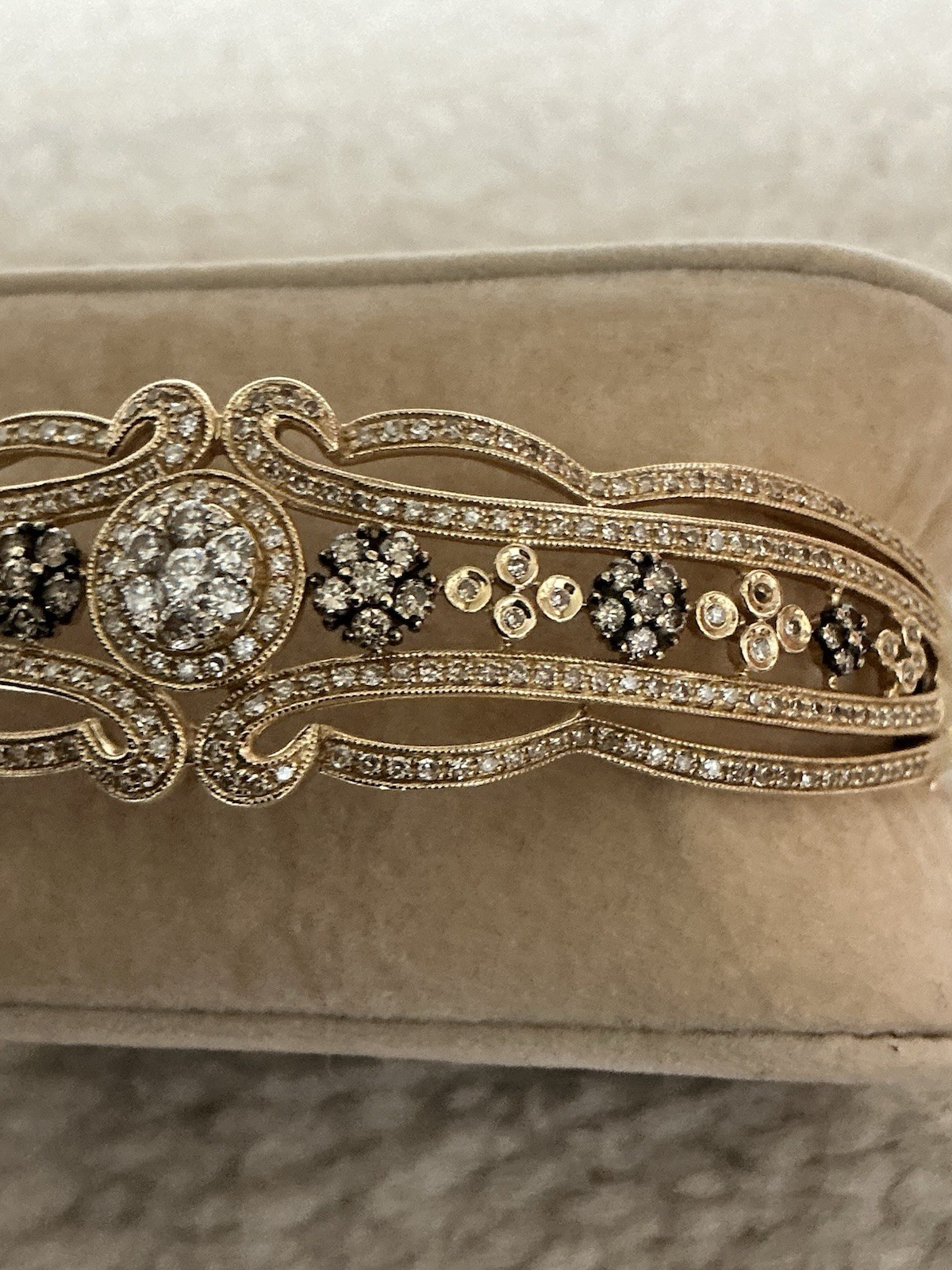 BEAUTIFUL VINTAGE EFFY BRAND ESPRESSO 14K GOLD WHITE DIAMOND BANGLE BRACELET