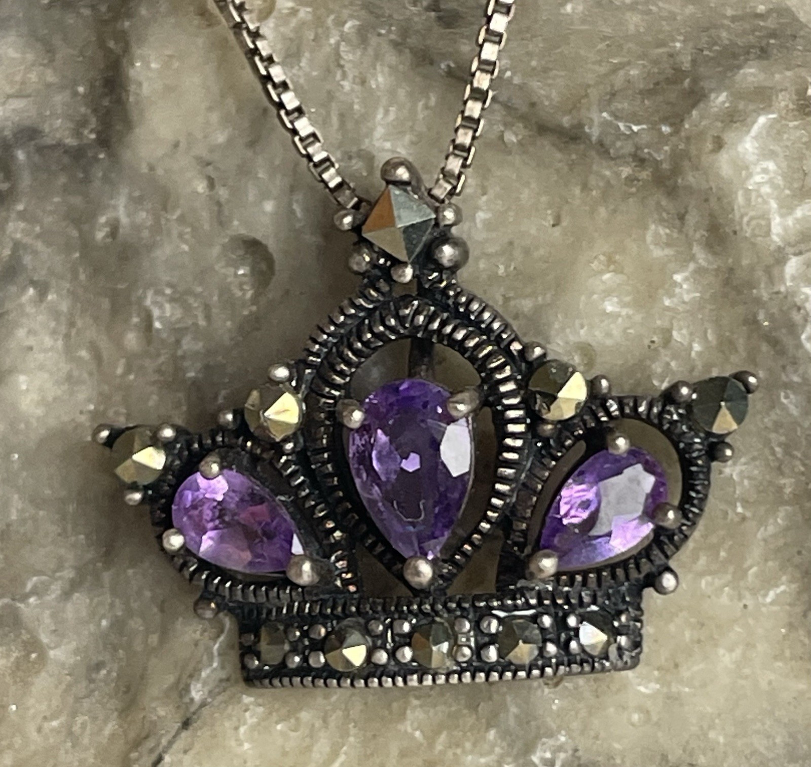 Vtg 925 Sterling Crown Pendant Necklace 3 Pear Shaped Amethyst Box Chain 7.83g