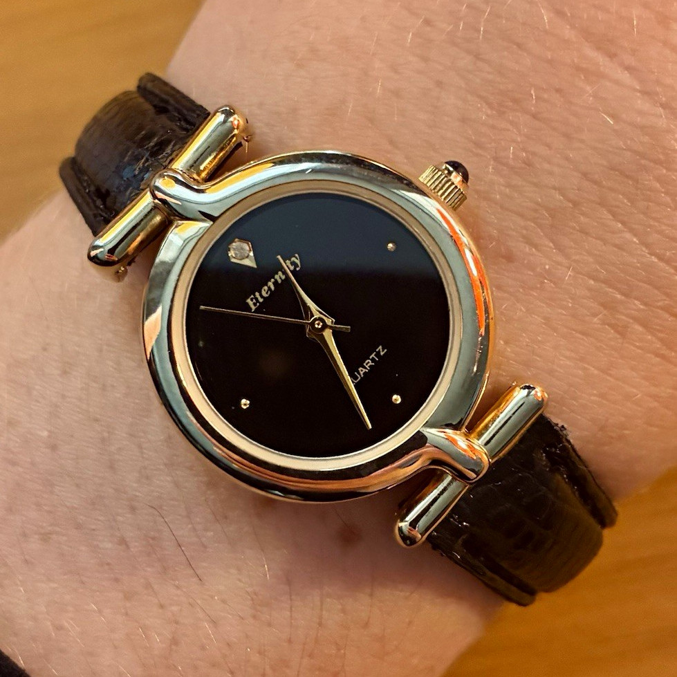 Vintage 90s Women’s Quartz Dress Watch Black Dial Gold Tone Case Leather Strap