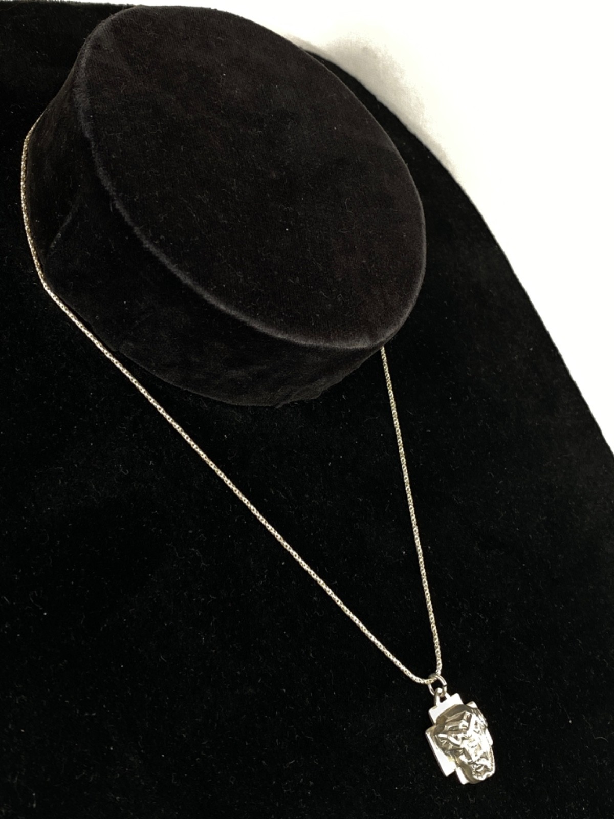 Sterling Silver THEDA Jesus Christ Crown Of Thorns Pendant Necklace 10.4g / 18g