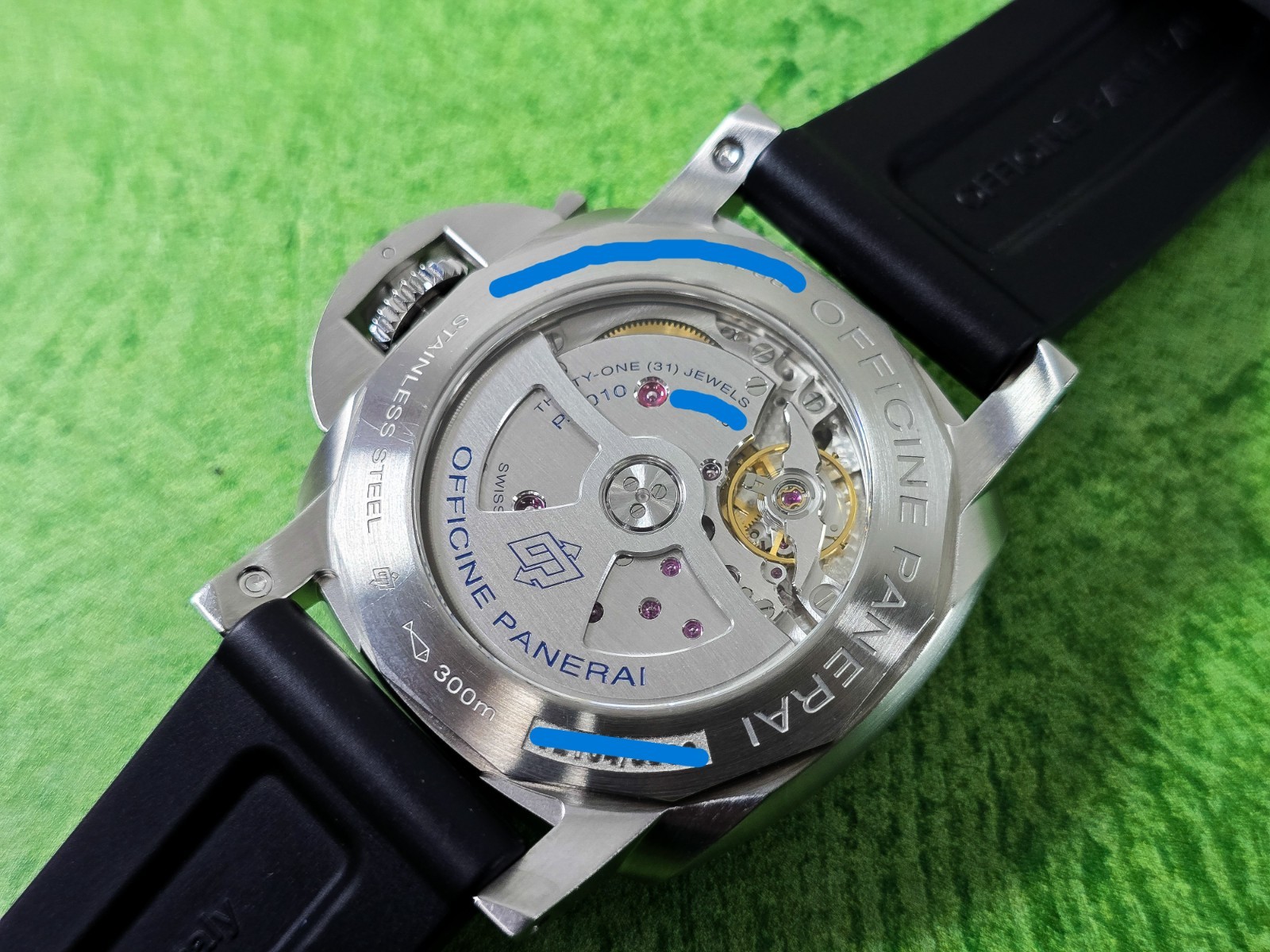 Panerai Luminor Marina 44 MM Black Dial on Black Rubber New Card 2020
