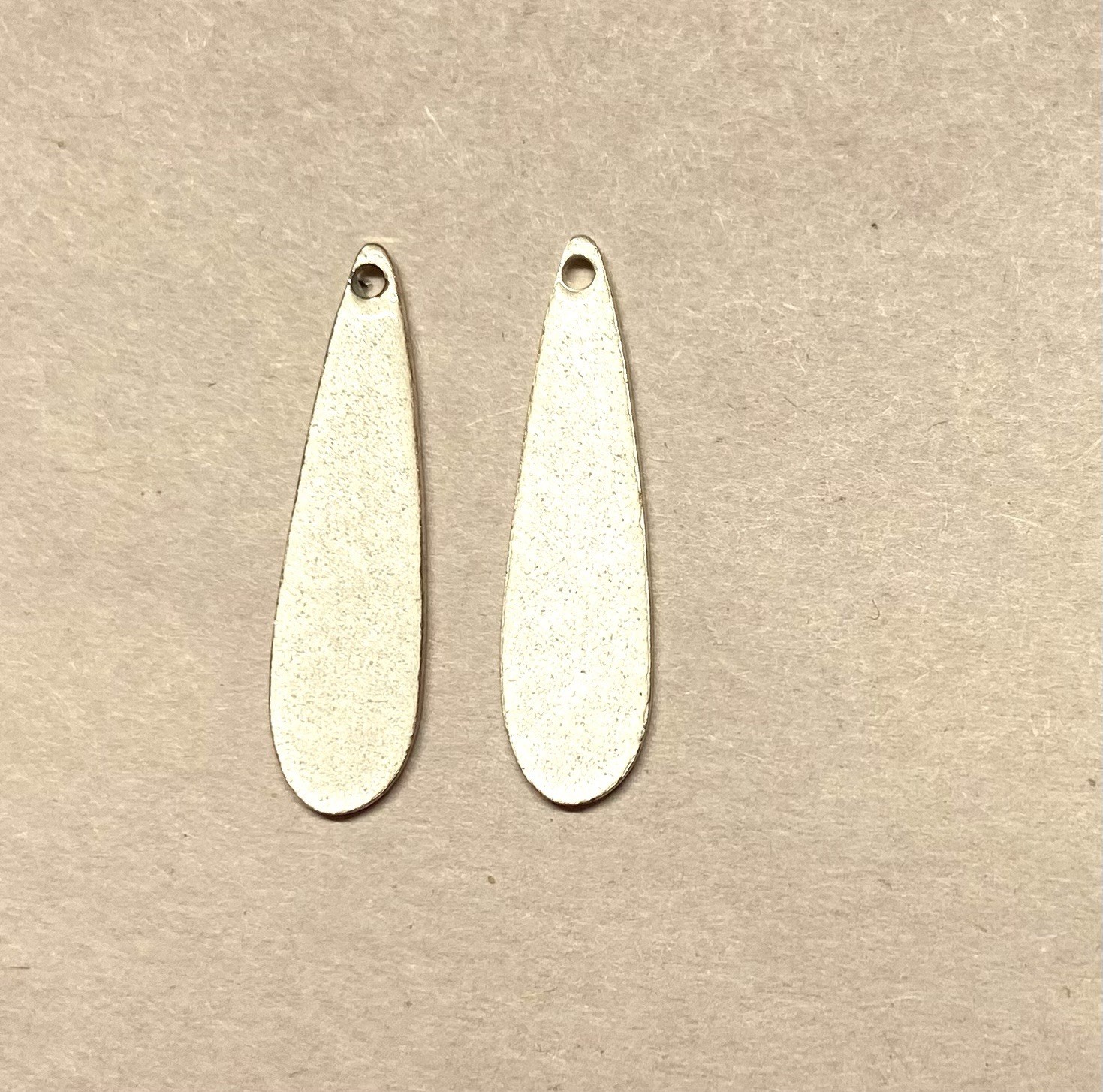 12x Vtg. Guilloche Enamel Sterling Silver- 1″ Skinny Teardrop Charm-White