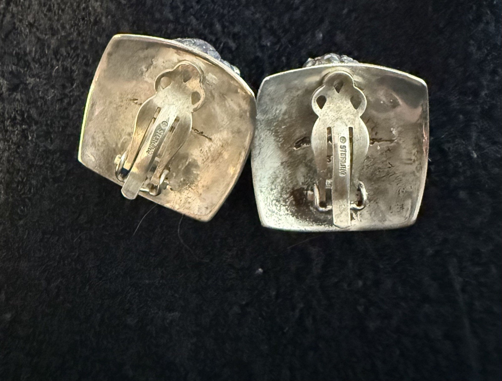 SUSAN CUMMINGS PETITE ENDANGERED SPECIES AFRICA STERLING LION HEAD CLIP EARRINGS