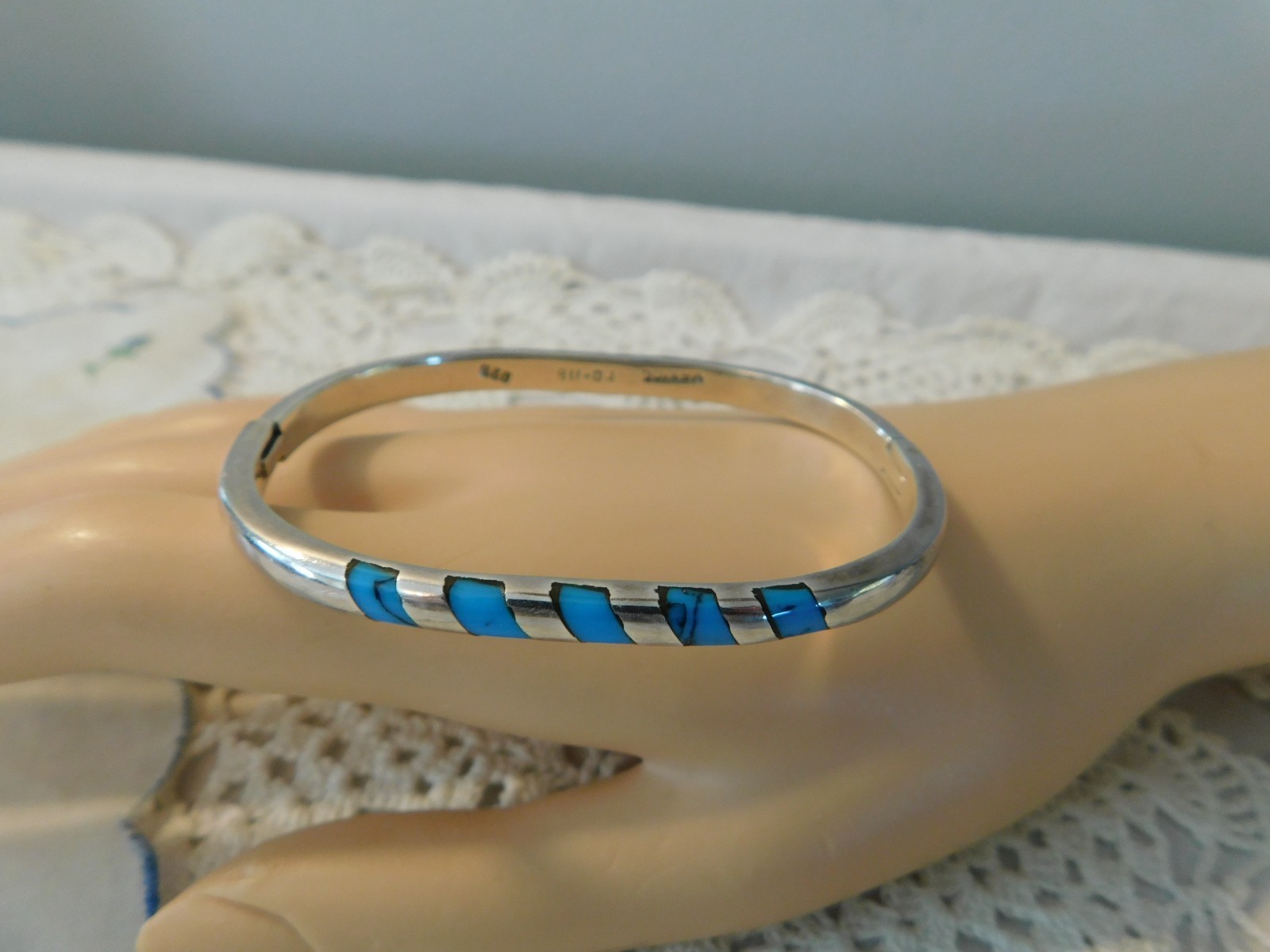 Taxco Sterling Silver Turquoise Hinged Bangle Bracelet Vintage Mexico 925 TC-116