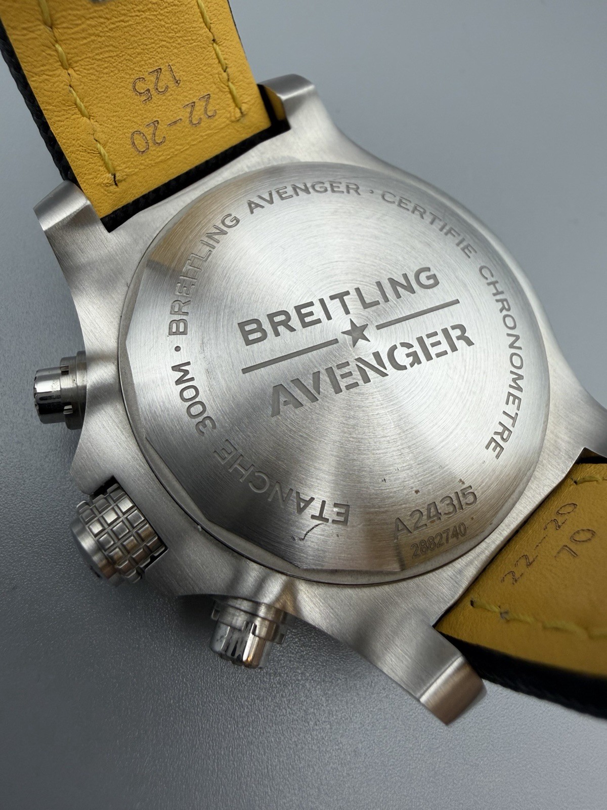 Breitling Avenger A24315101B1X2