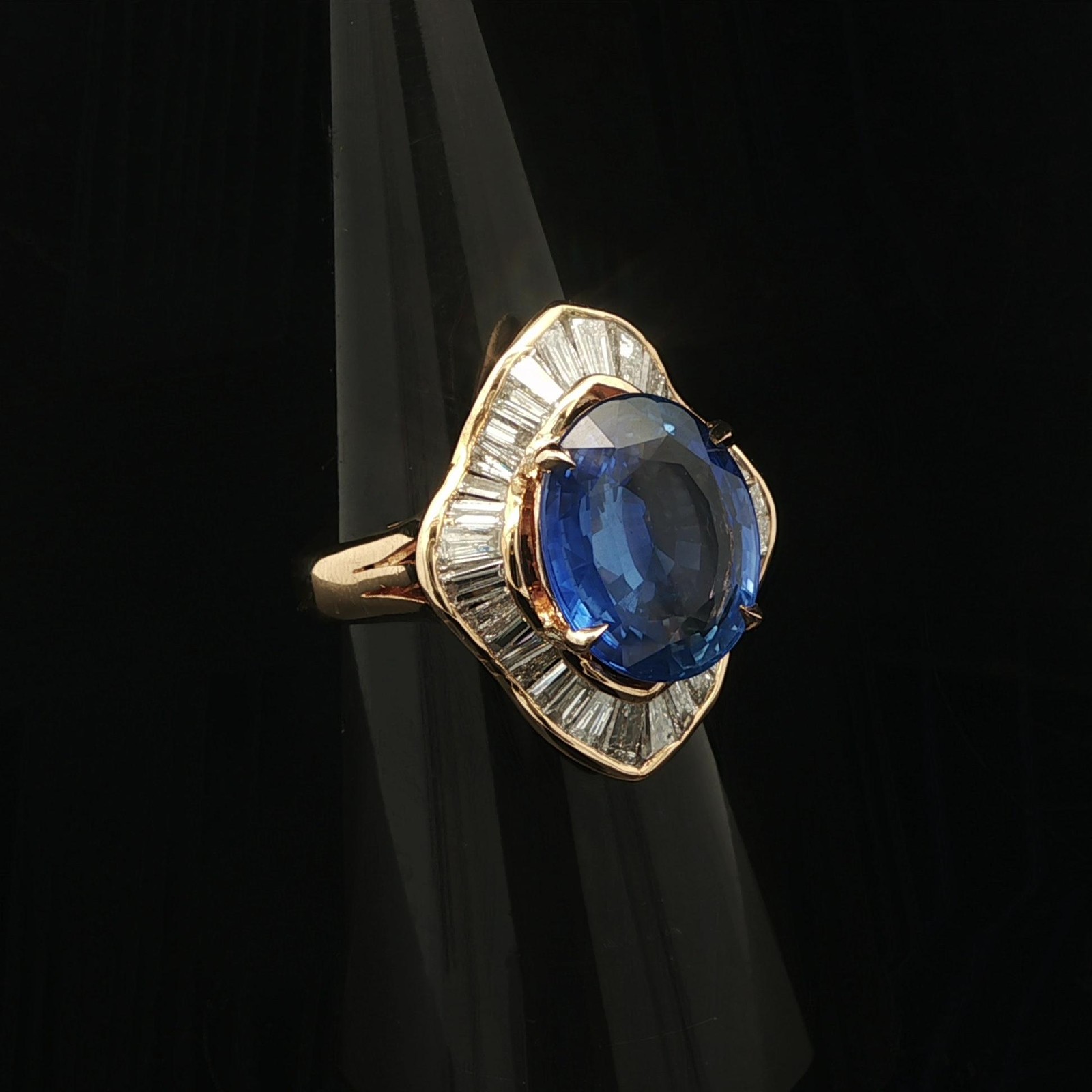 18k Yellow Gold 7.83ct GIA Large Oval Sapphire & Baguette Diamond Ballerina Ring