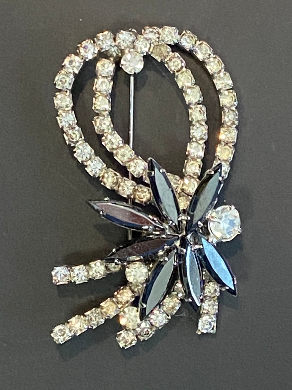 Vintage Juliana D&E Black Crystal Clear Rhinestone Flower Brooch
