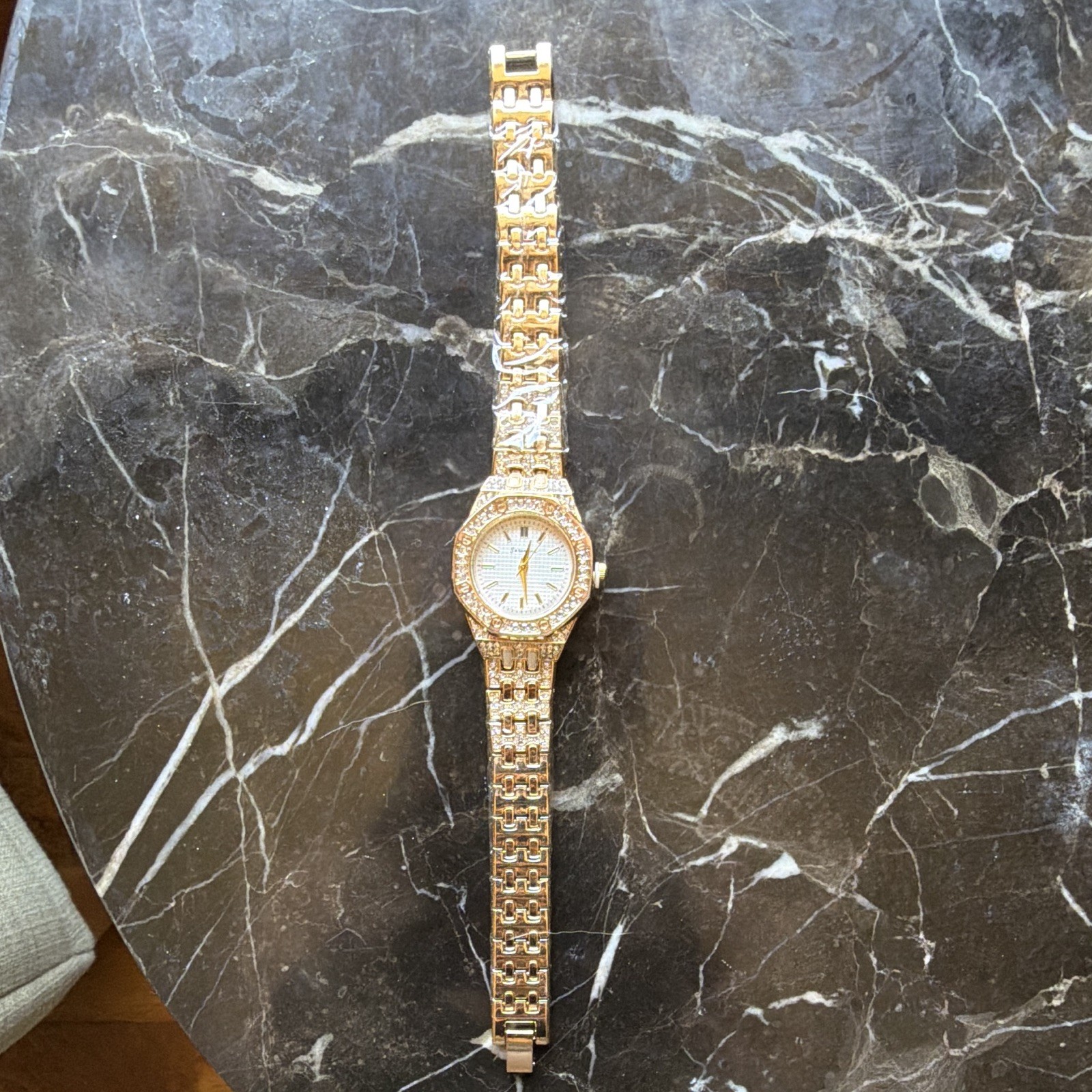 Women’s Gold-Tone Crystal Bezel Analog Watch White Dial Metal Bracelet