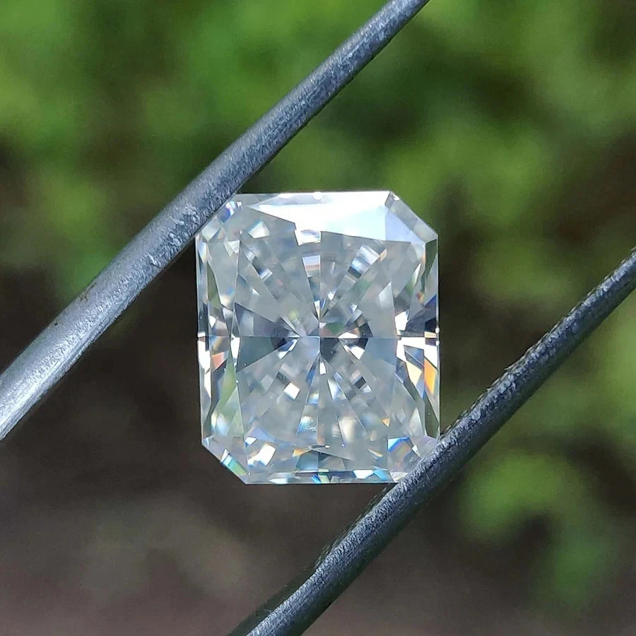 Natural White Diamond 3.50 CT Radiant Cut 8×10 mm VVS1 D Grade Certified Stone