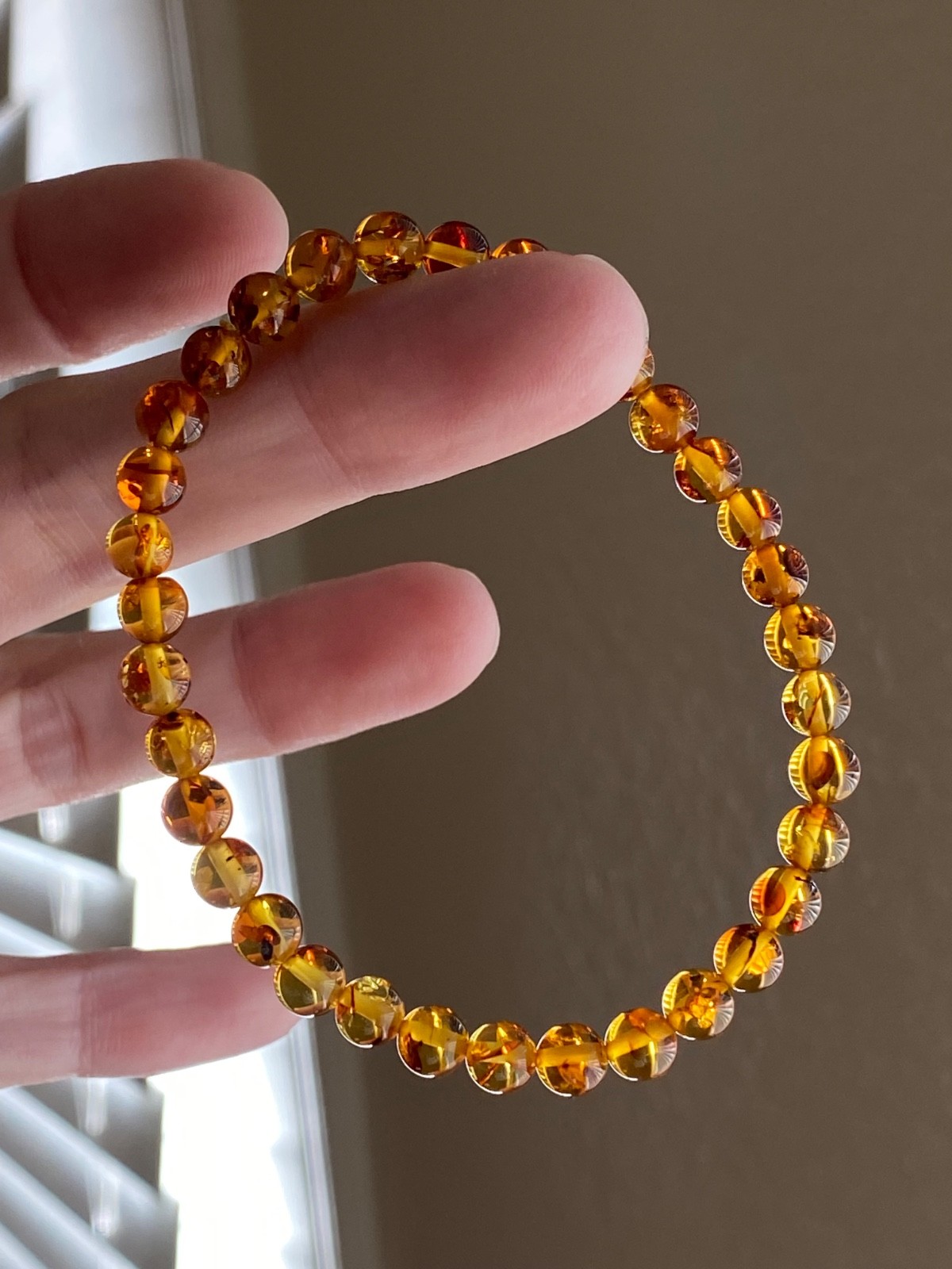 Flower Amber Stretch Bracelet – Approx. 5.8mm Beads – Fits Approximately 7 Inch