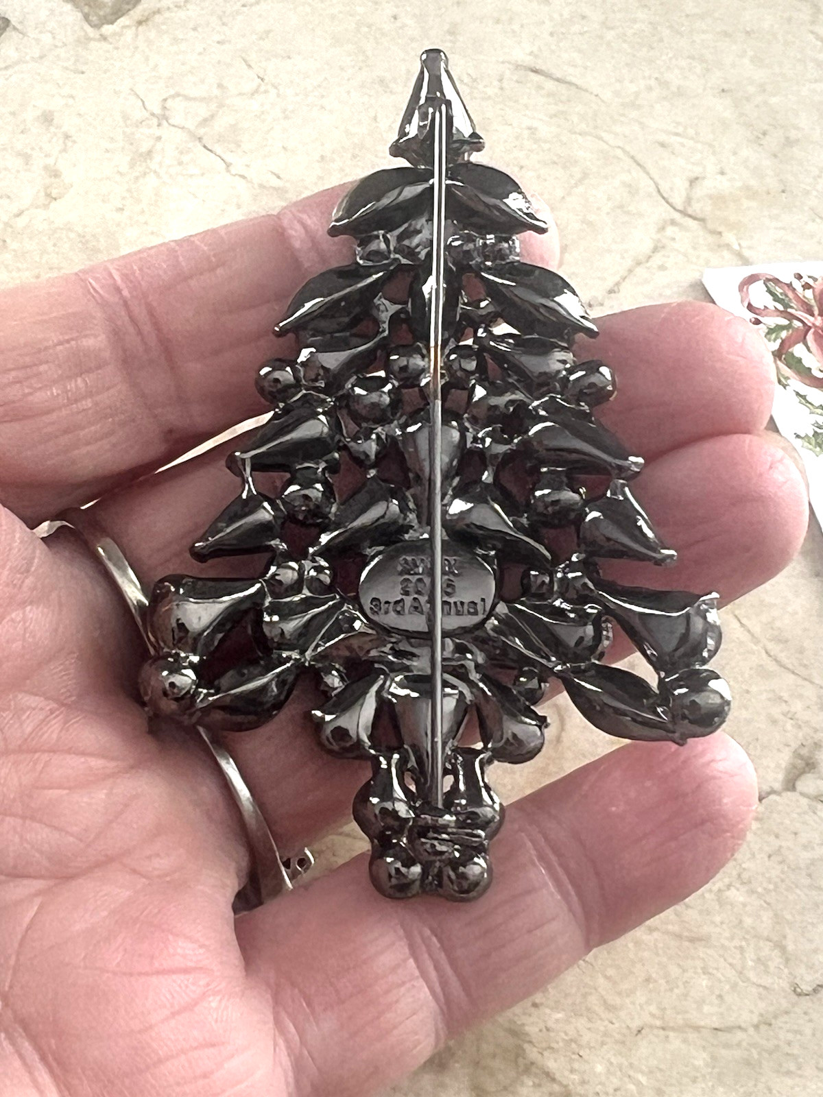 Vintage 2006 Avon Rhinestone Christmas Tree Collectible Brooch Pin