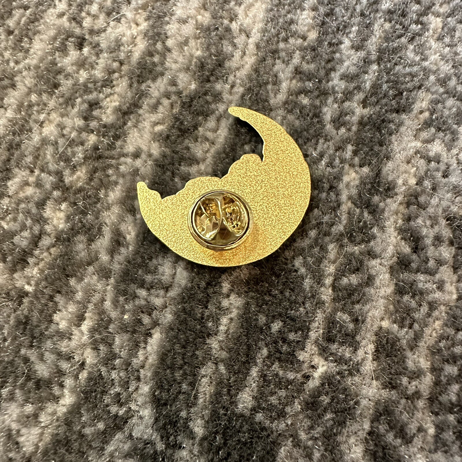 Enamel Pin Starry Night Crescent Moon Brooch Van Gogh Lapel Badge Artist Jewelry