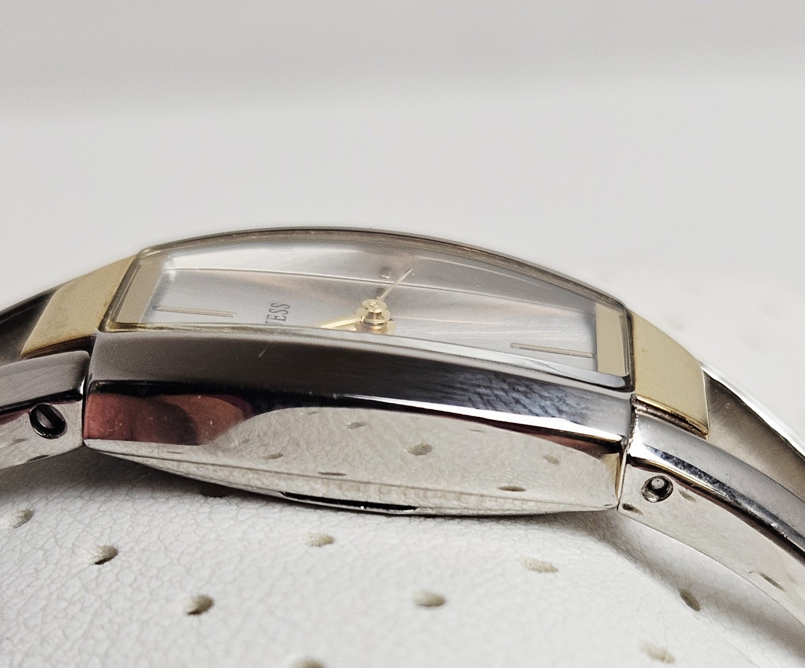 GUESS G66316L Three-Hand Quartz Analog Women’s Watch Sz. 6.5″ New Battery
